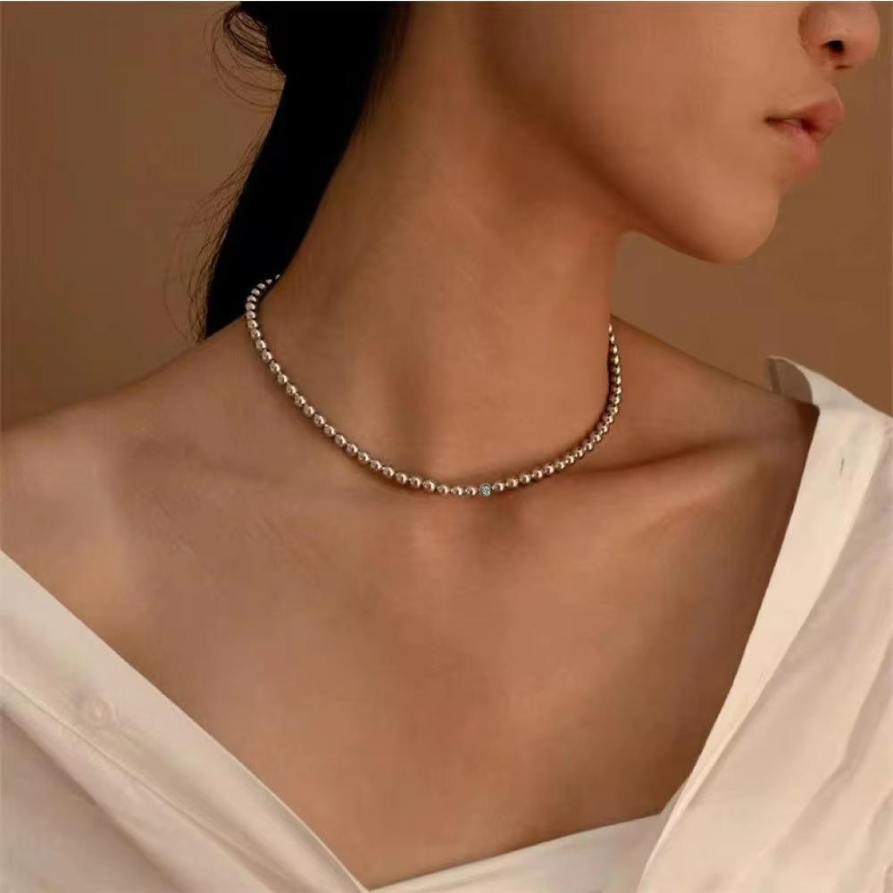 Seskia Beaded Choker |Cuban Chain |Charm Pendant |Clasp Detail